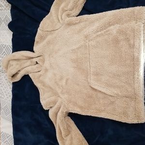 H&M fluffy beige sweatshirt